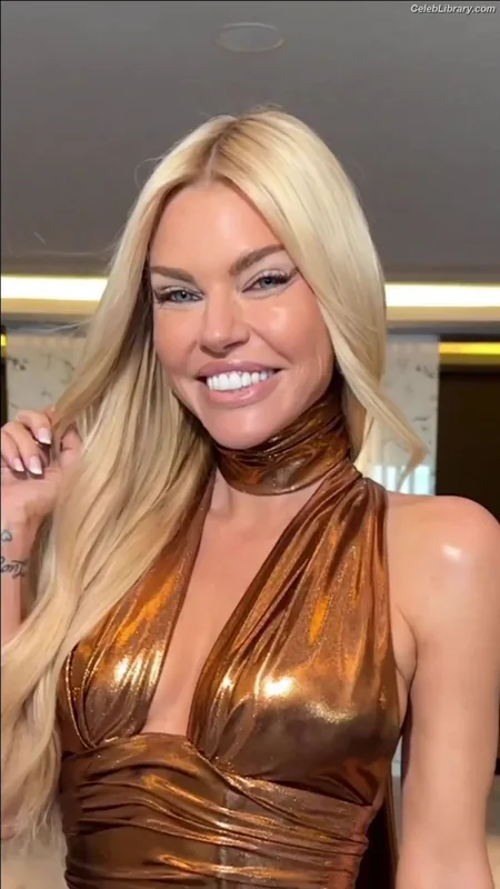 Sophie Monk photo 21 of 57