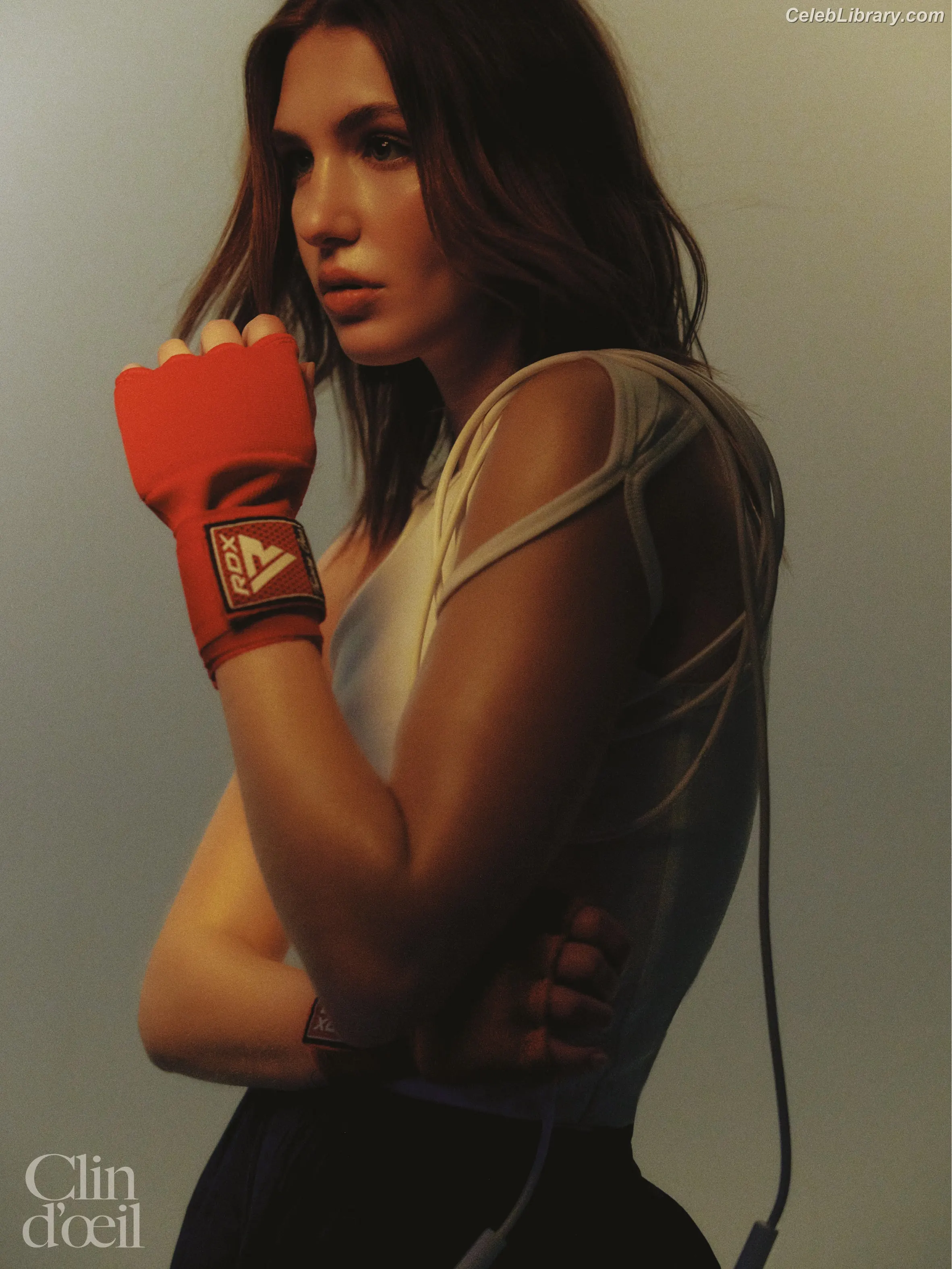Sophie Nélisse photo 21 of 492