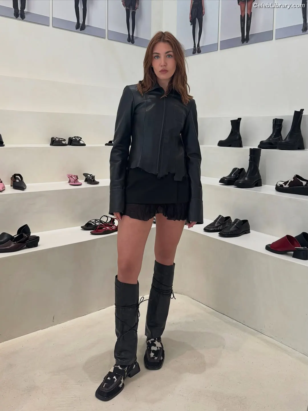 Sophie Nélisse photo 15 of 492