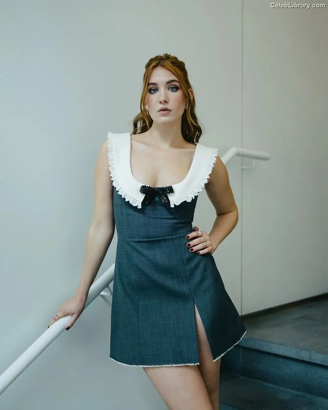 Sophie Nélisse photo 5 of 493
