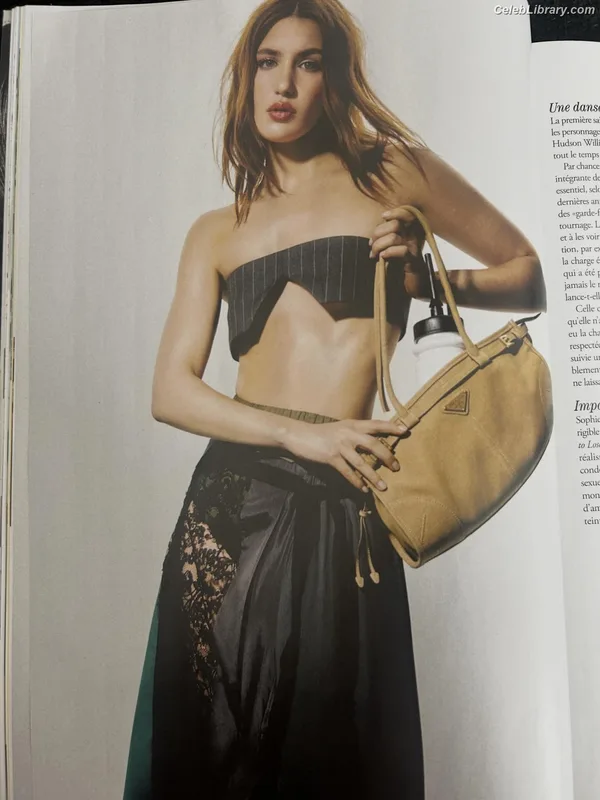 Sophie Nélisse photo 5 of 493