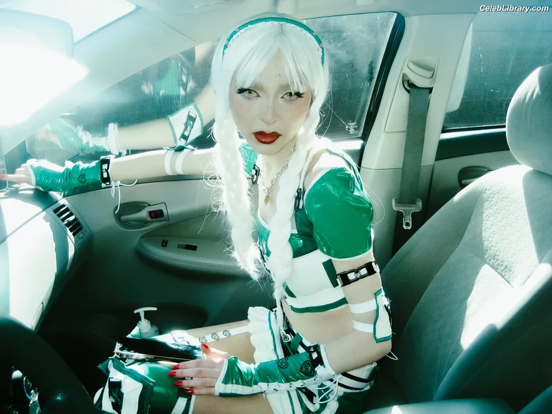 Sophie Powers photo 13 of 535
