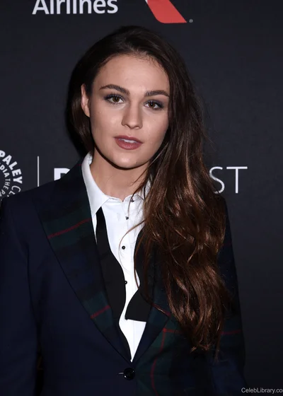 Sophie Skelton