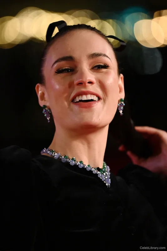 Sophie Skelton photo 16 of 70