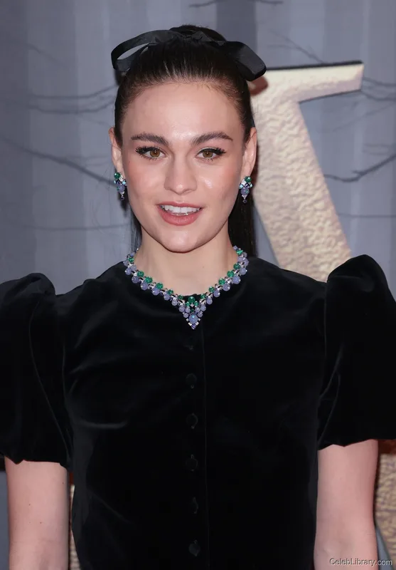 Sophie Skelton photo 18 of 70