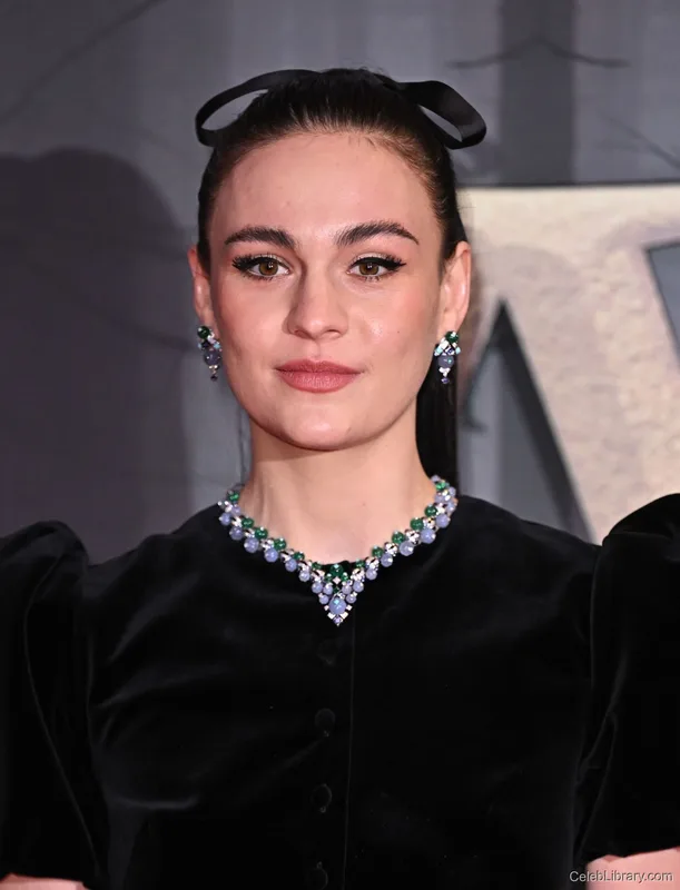 Sophie Skelton photo 20 of 70