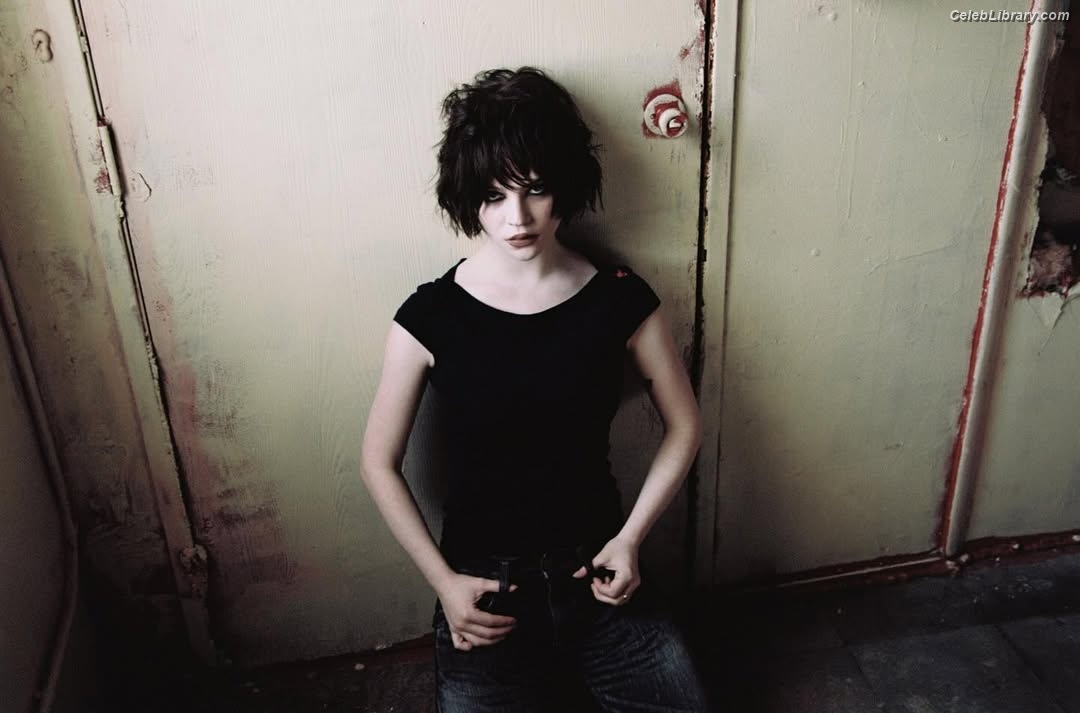 Sophie Thatcher photo 1 of 1121