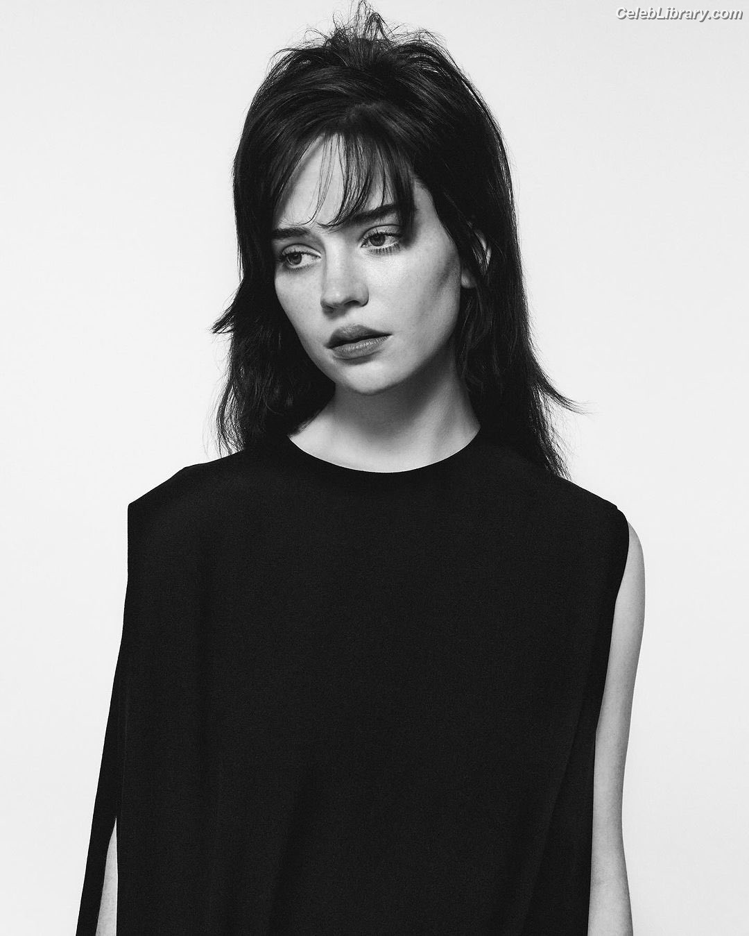 Sophie Thatcher photo 24 of 1121
