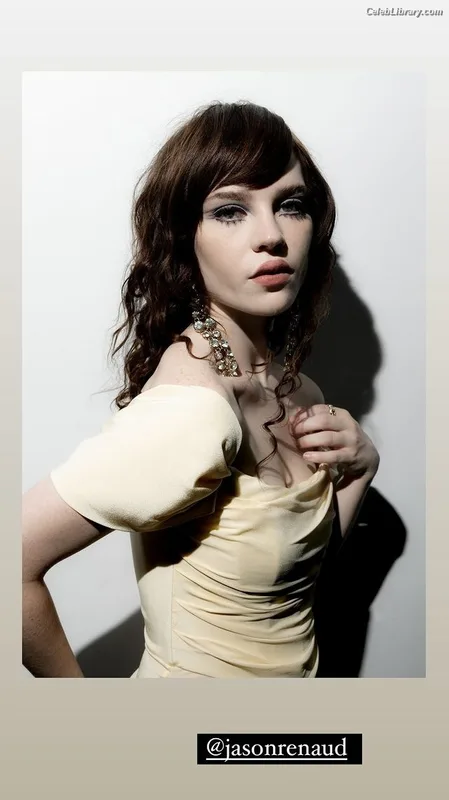 Sophie Thatcher photo 1 of 1121