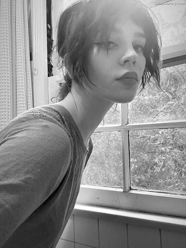 Sophie Thatcher photo 23 of 1121