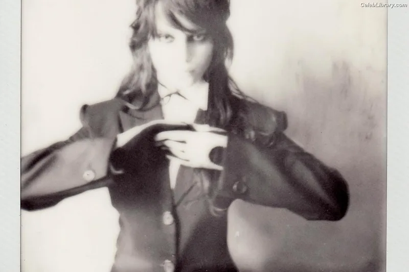Sophie Thatcher photo 1 of 1121