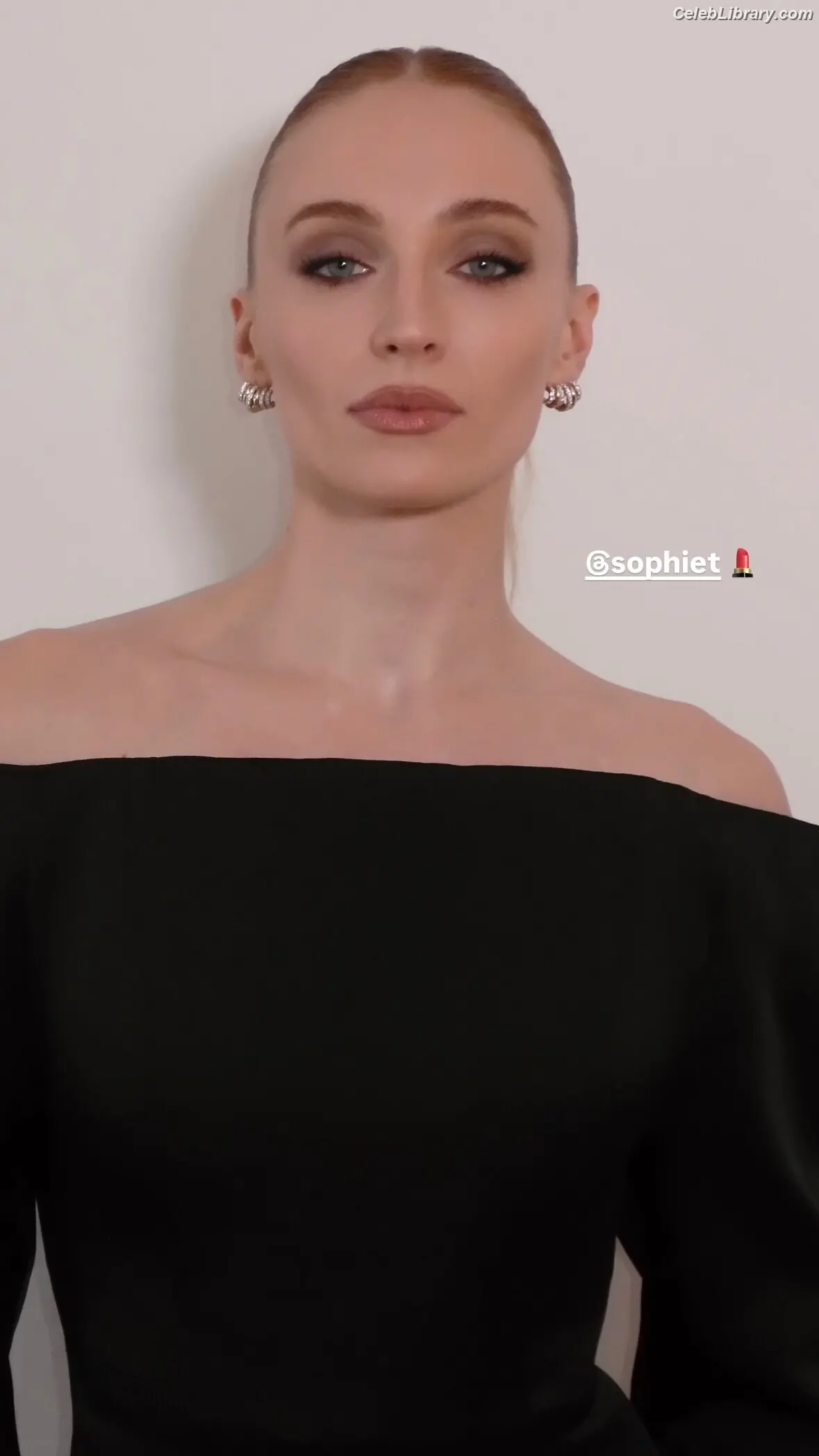 Sophie Turner photo 16 of 478