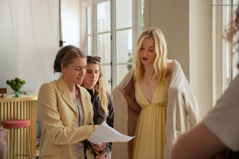 Sophie Turner photo 6 of 478