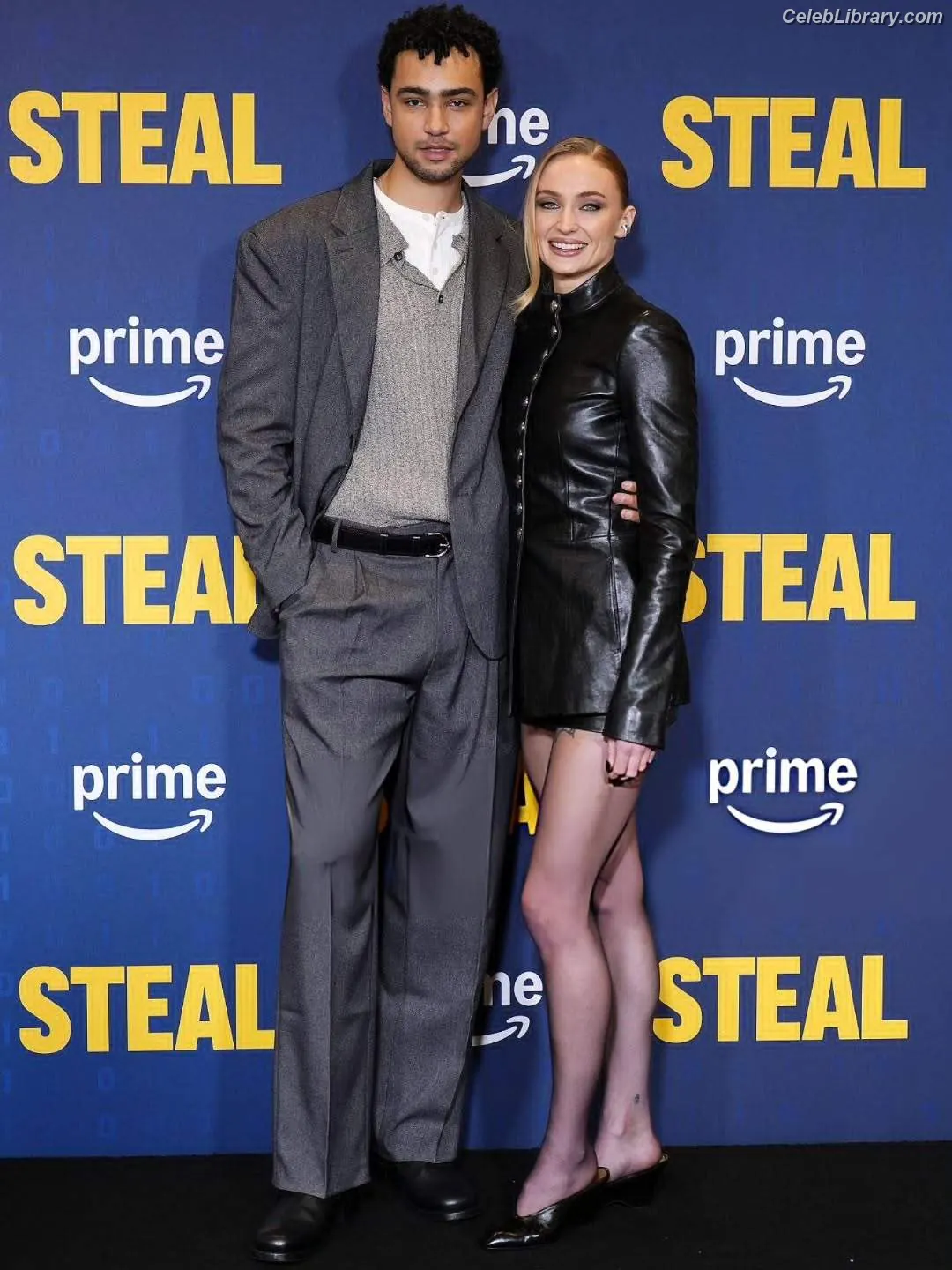 Sophie Turner photo 14 of 478