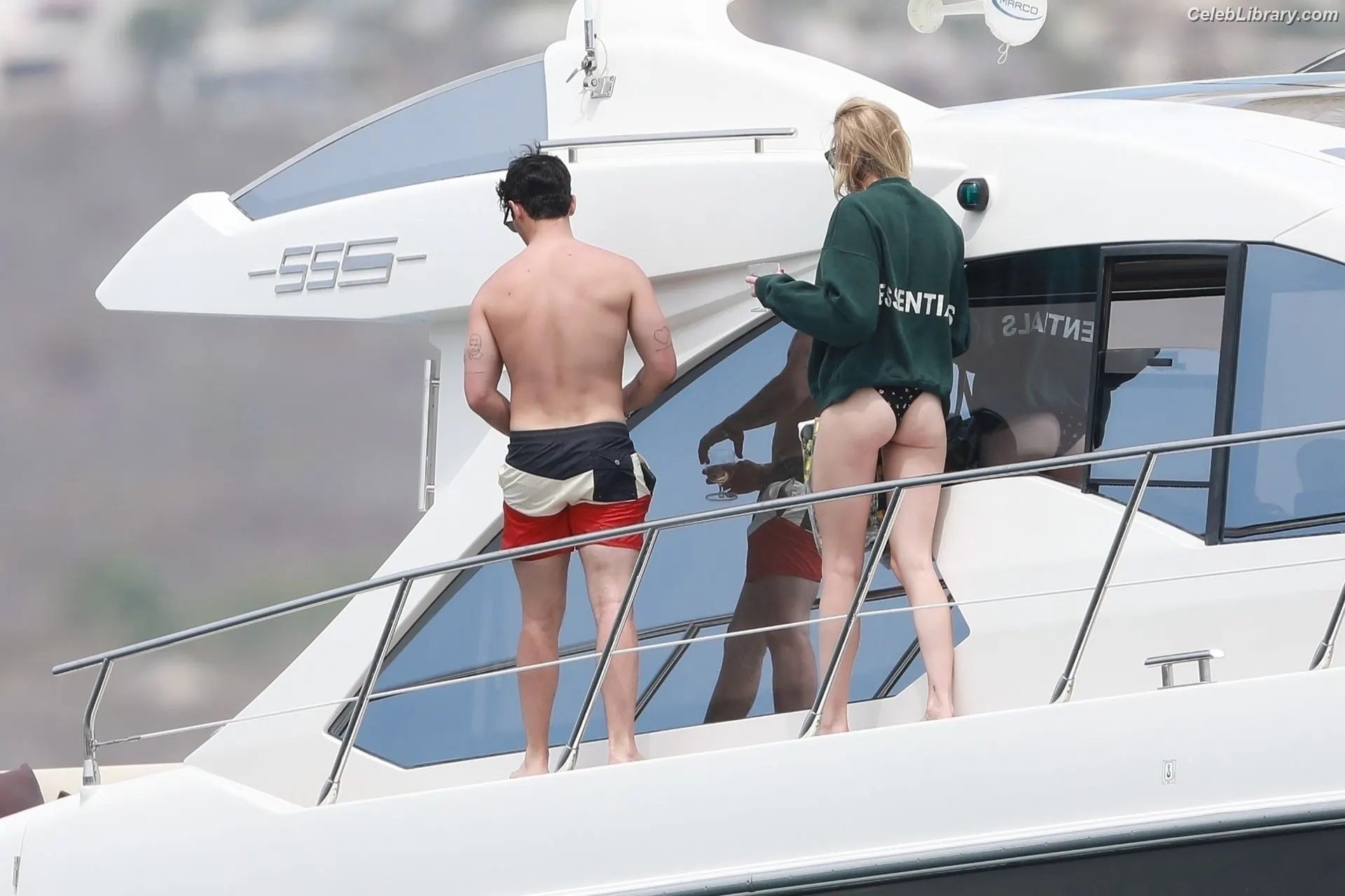 Sophie Turner photo 18 of 478