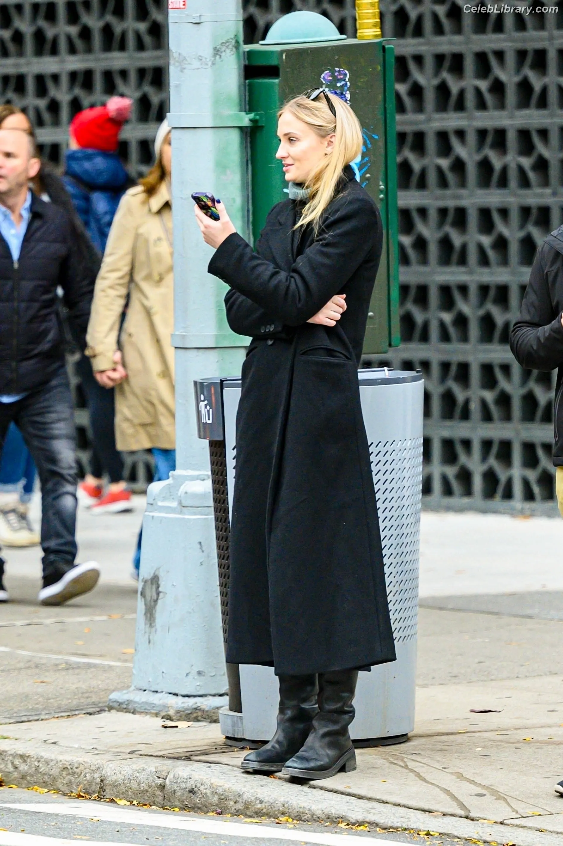 Sophie Turner photo 8 of 478