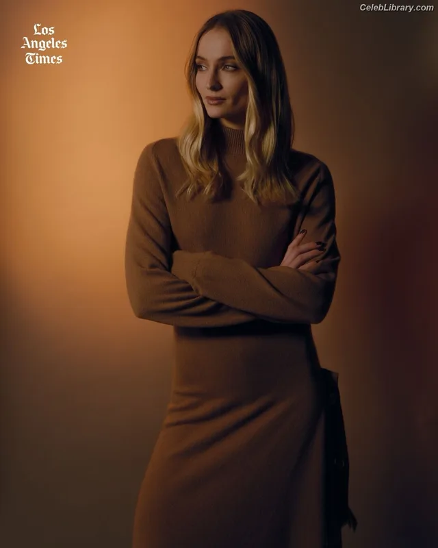 Sophie Turner photo 22 of 479