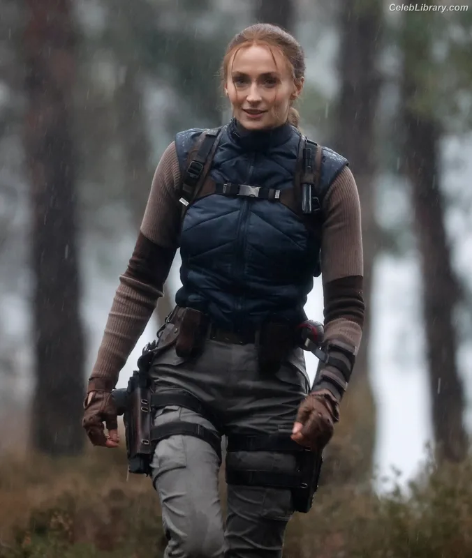 Sophie Turner photo 4 of 479