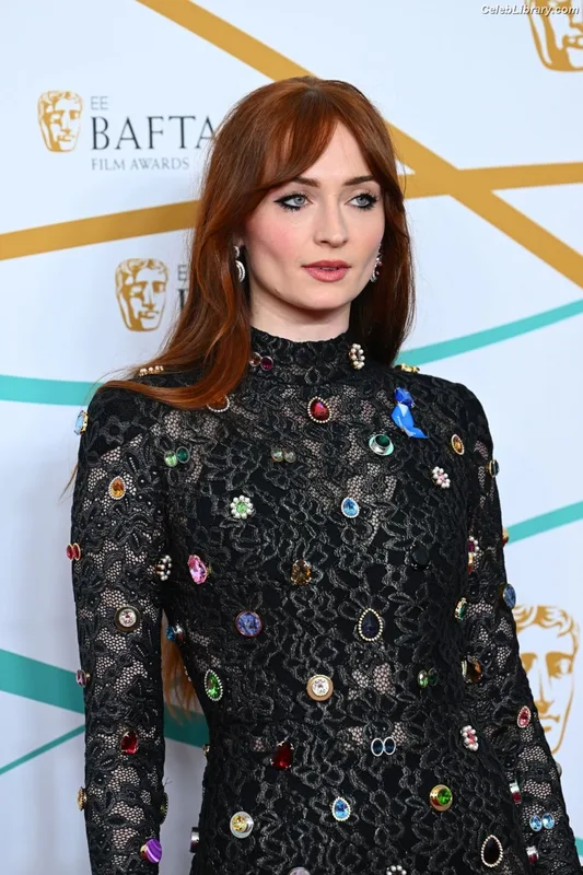 Sophie Turner photo 17 of 479