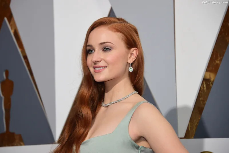 Sophie Turner photo 6 of 479