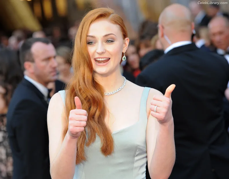 Sophie Turner photo 15 of 479