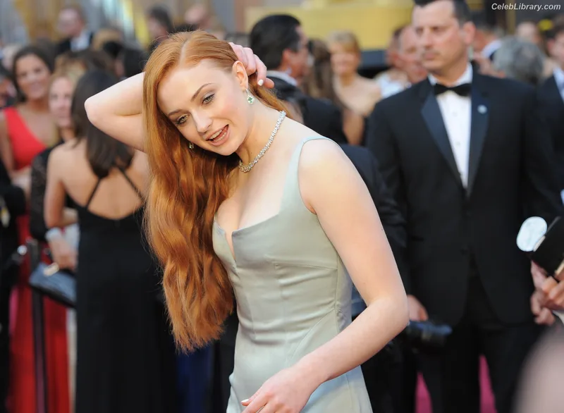 Sophie Turner photo 20 of 479