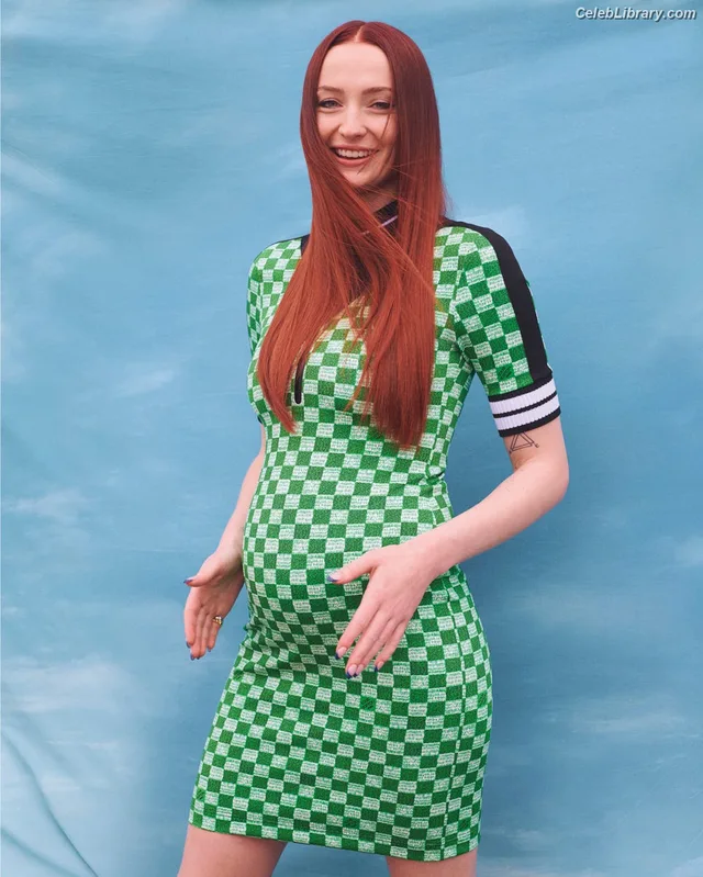 Sophie Turner photo 11 of 479