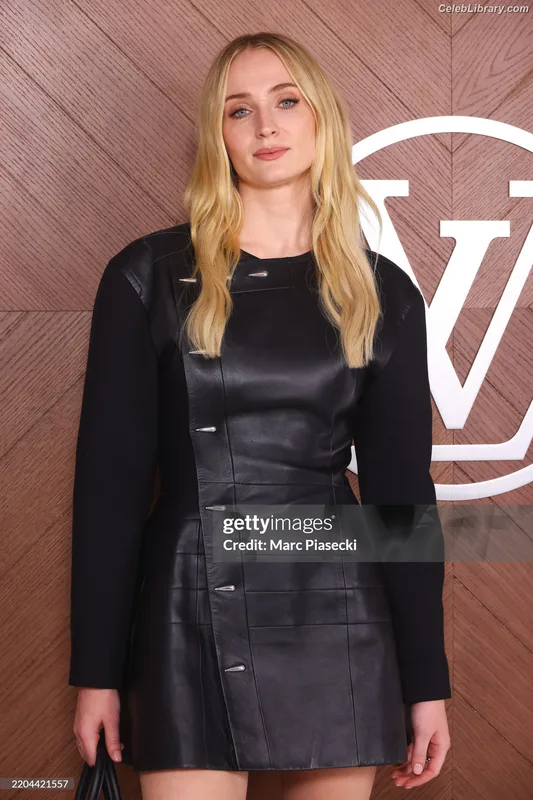Sophie Turner photo 23 of 479