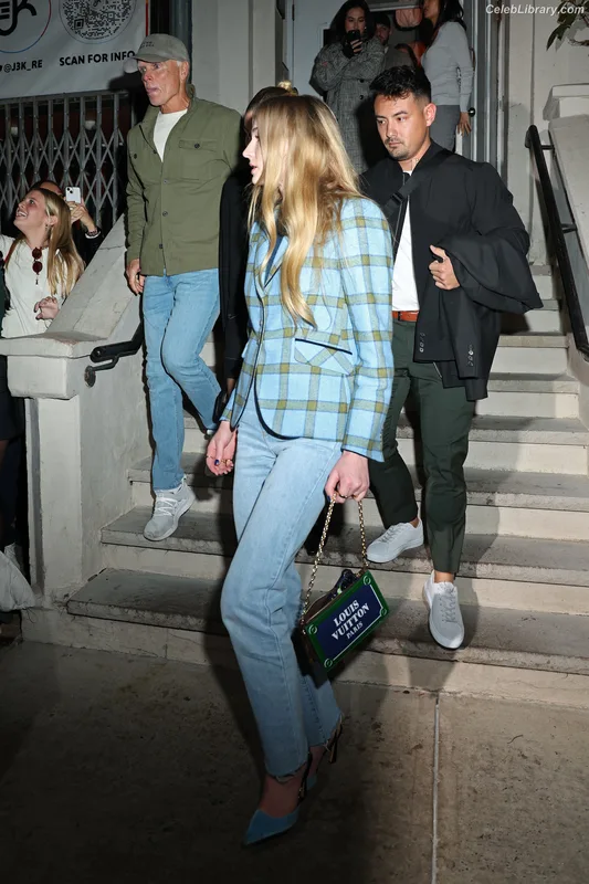 Sophie Turner photo 23 of 479