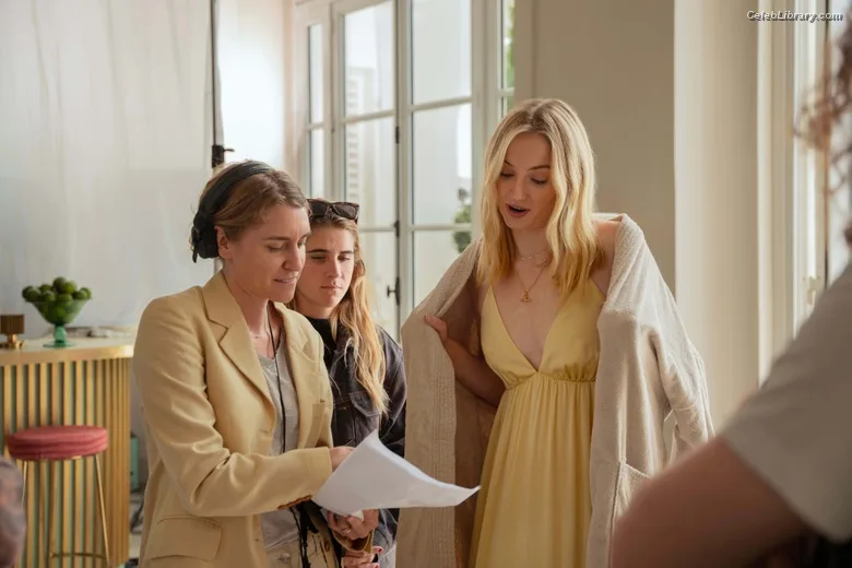 Sophie Turner photo 6 of 479