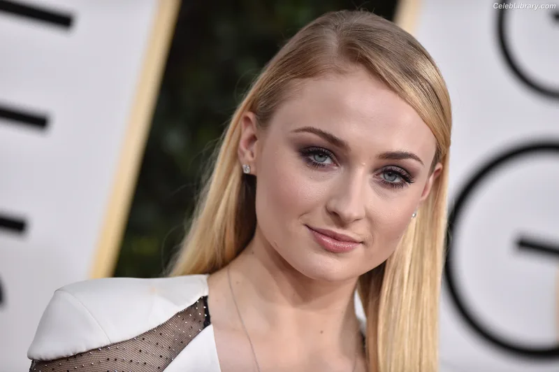 Sophie Turner photo 22 of 479