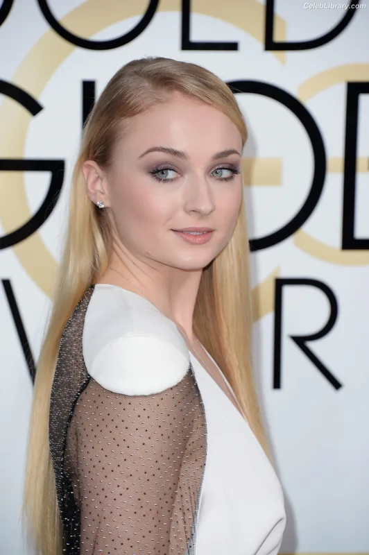 Sophie Turner photo 8 of 479