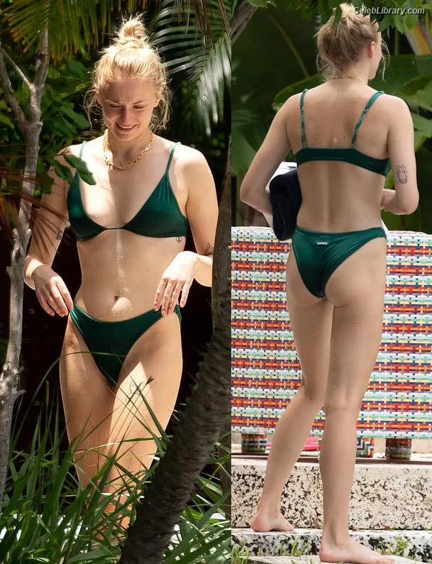 Sophie Turner photo 14 of 479