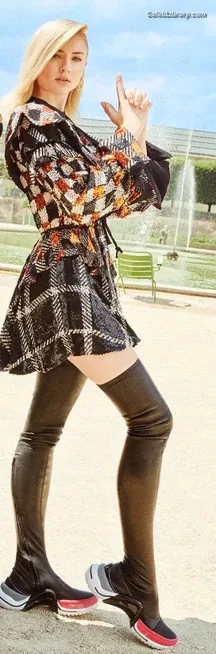 Sophie Turner photo 24 of 479