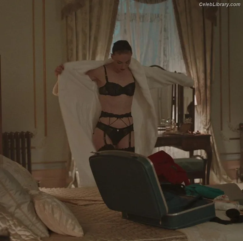 Sophie Turner photo 14 of 479