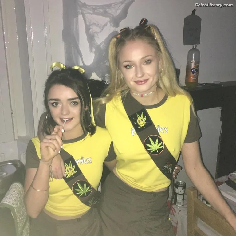 Sophie Turner photo 6 of 479