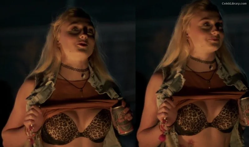 Sophie Turner photo 2 of 479