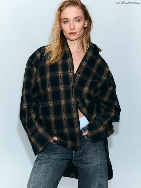Sophie Turner photo 19 of 479