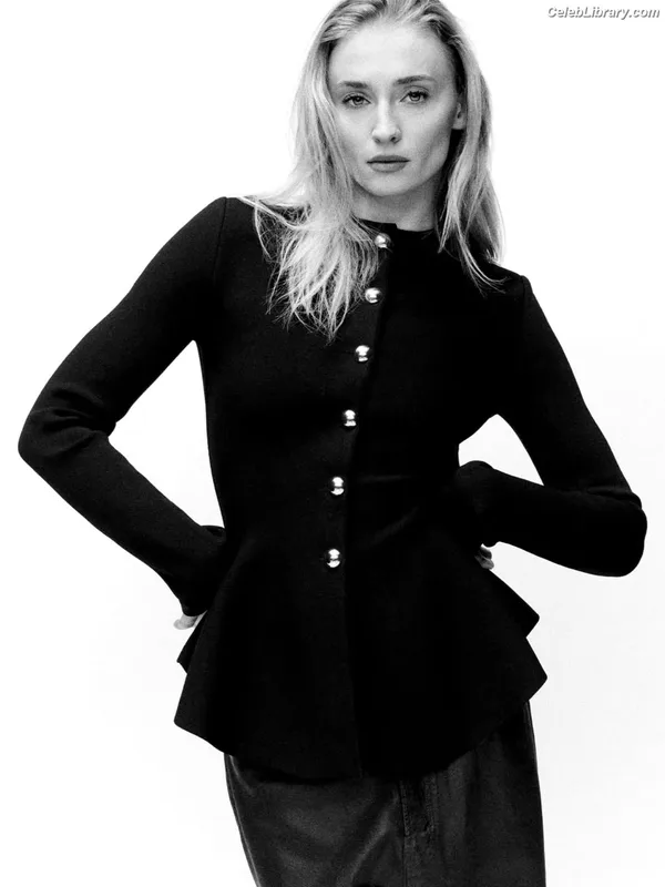 Sophie Turner photo 24 of 479