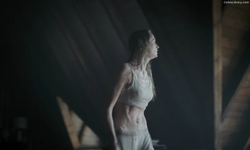 Sophie Turner photo 15 of 479