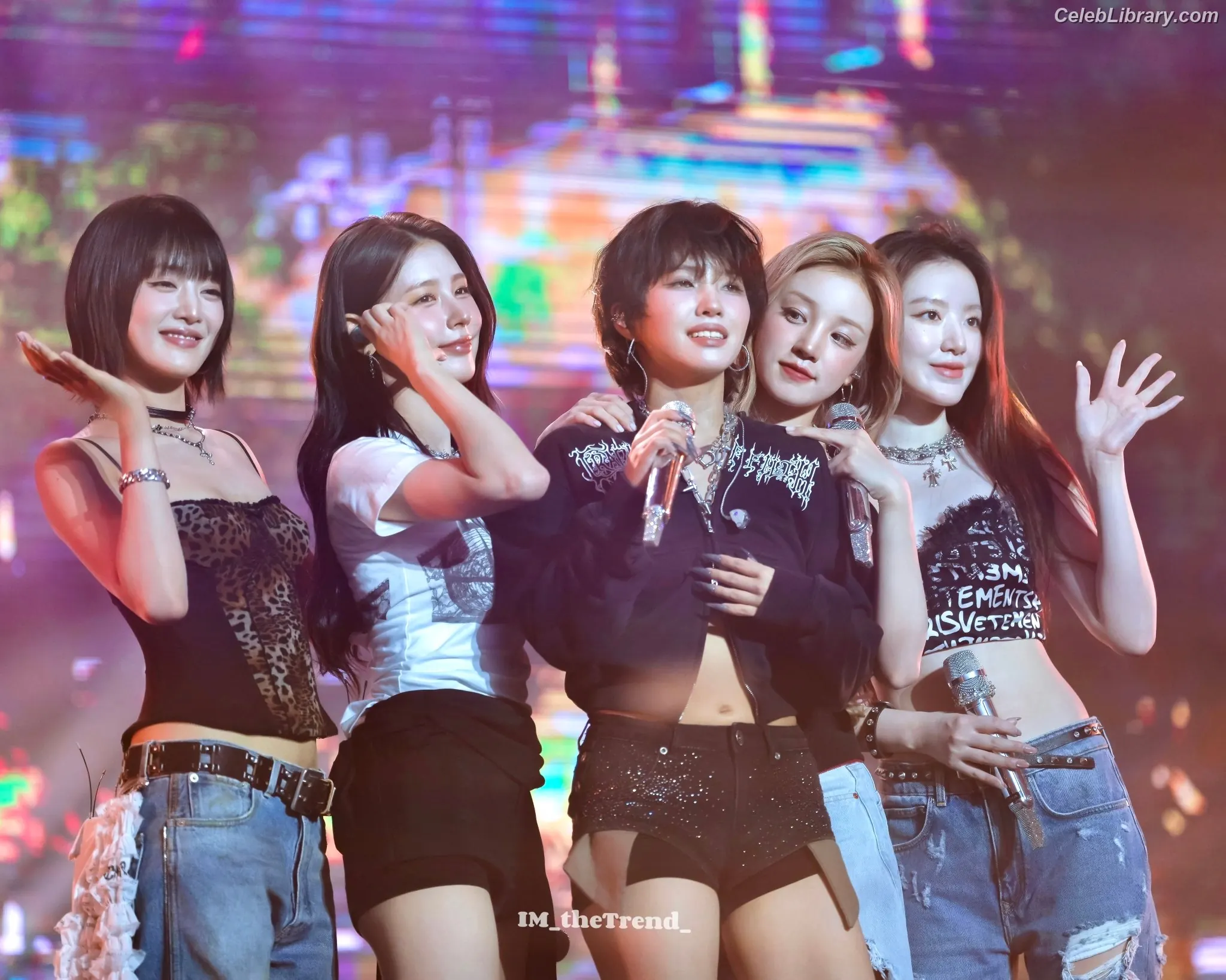Soyeon  (G)I-IDLE photo 19 of 821