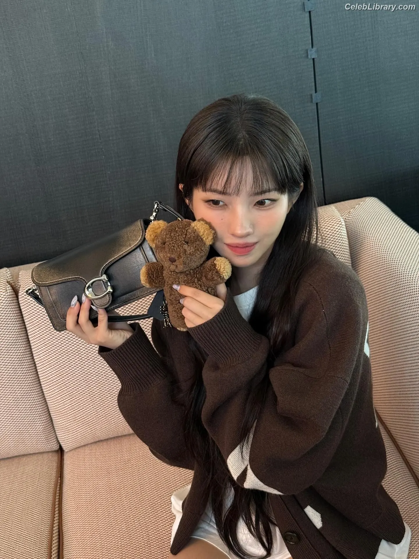 Soyeon  (G)I-IDLE photo 7 of 821