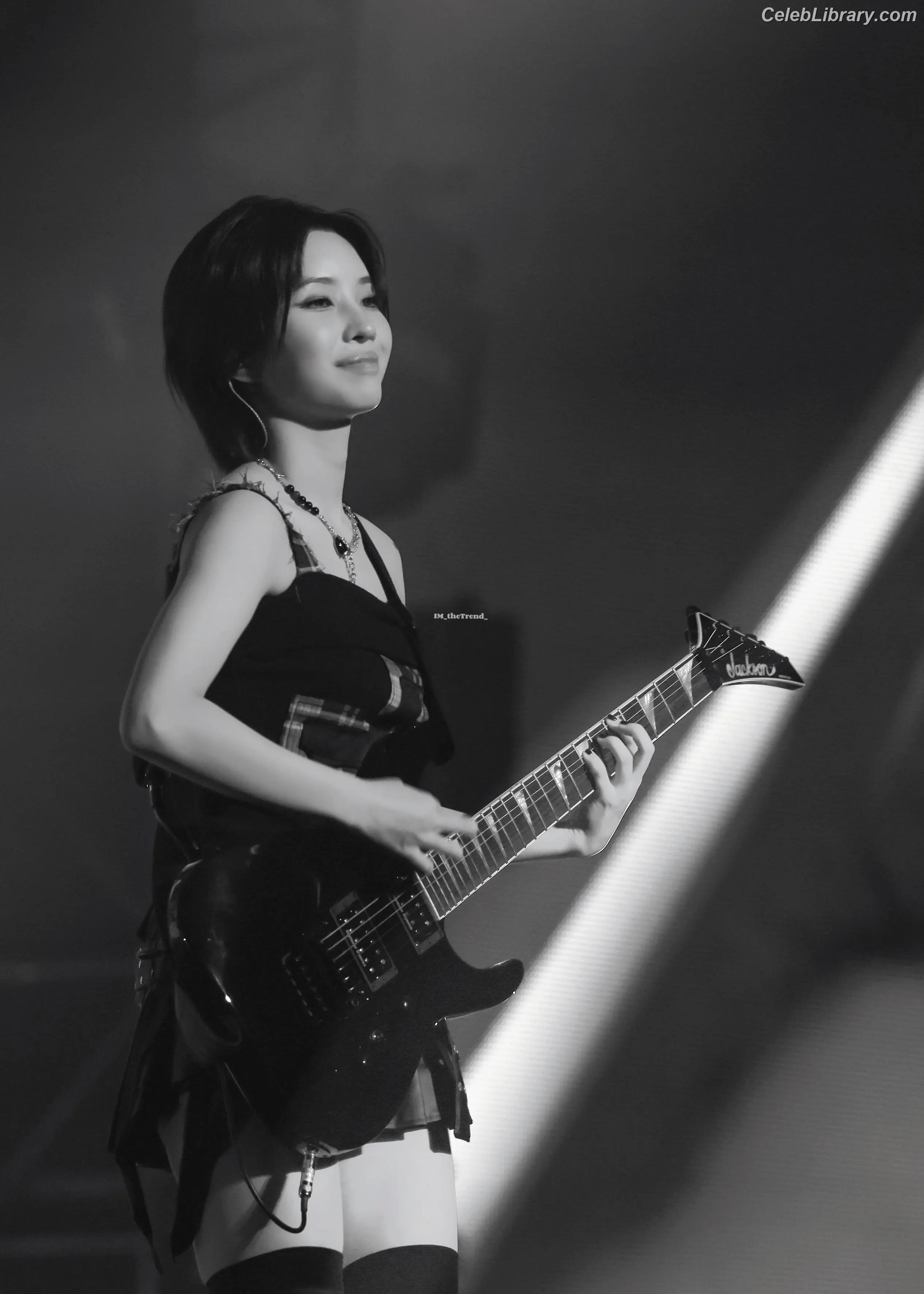 Soyeon (G)I-IDLE photo 11 of 821
