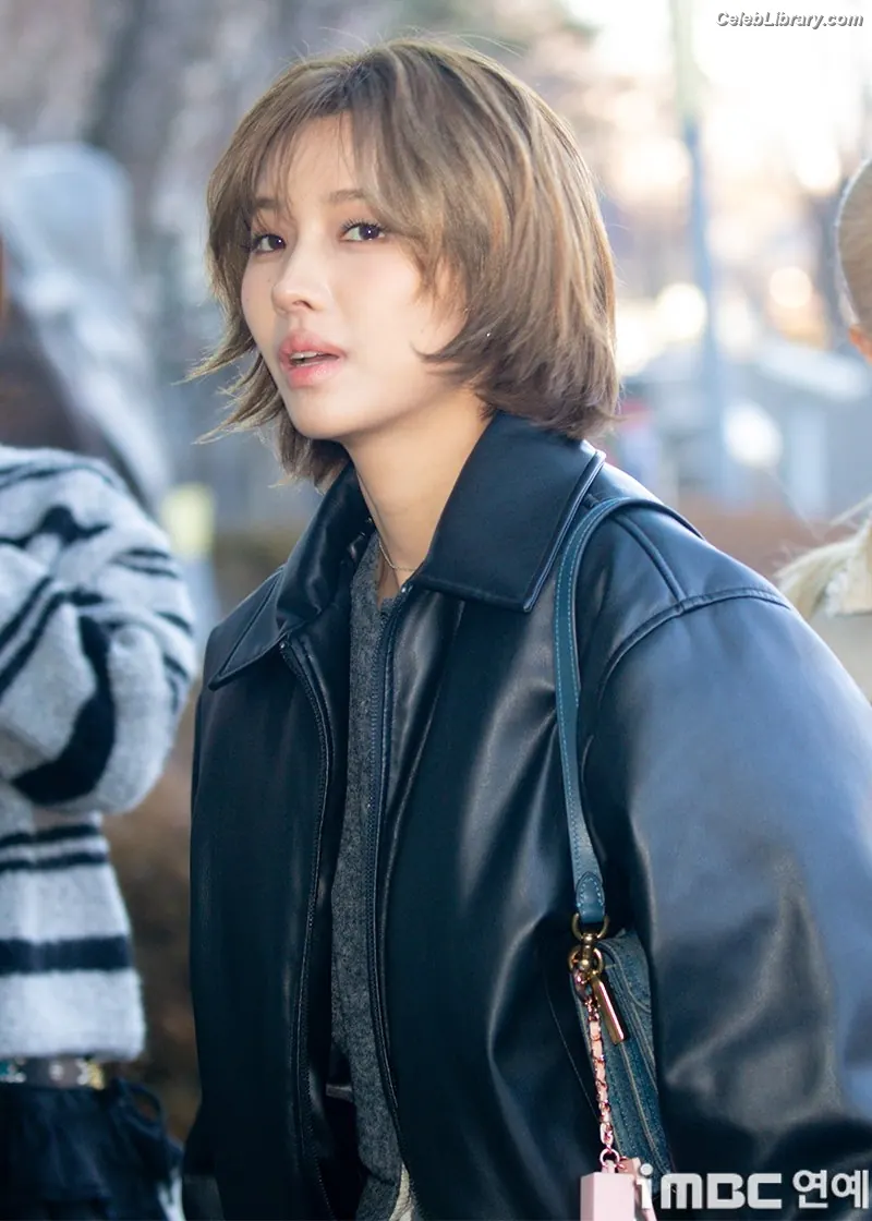 Soyeon (G)I-IDLE photo 9 of 821