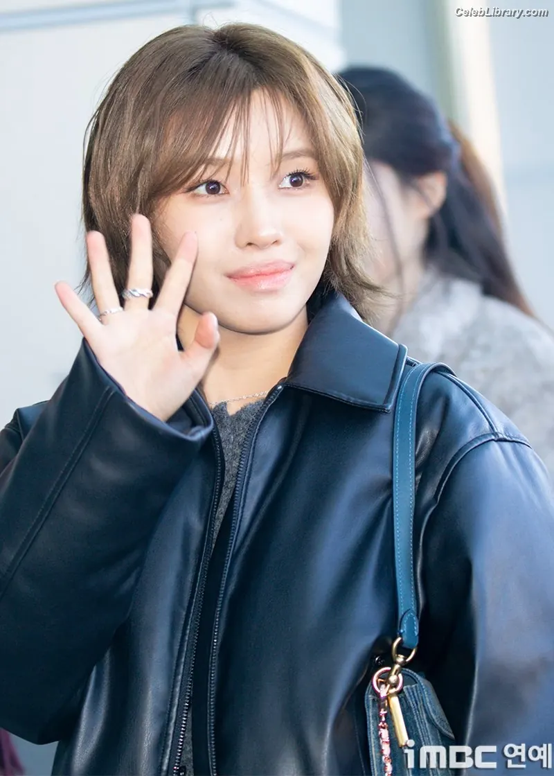 Soyeon (G)I-IDLE photo 11 of 821