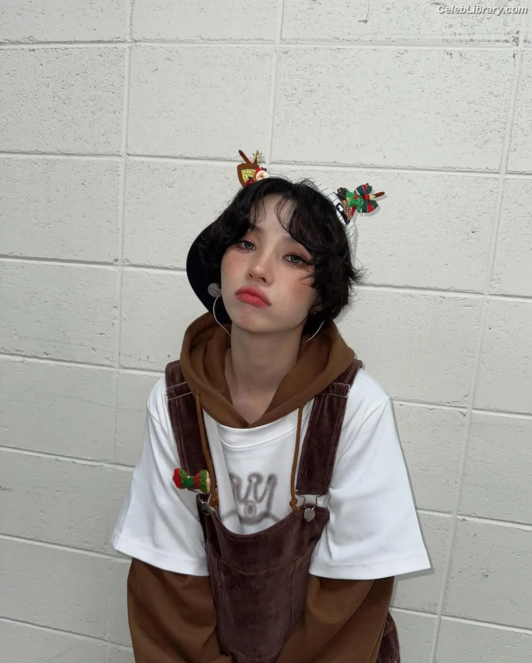 Soyeon  (G)I-IDLE photo 24 of 821