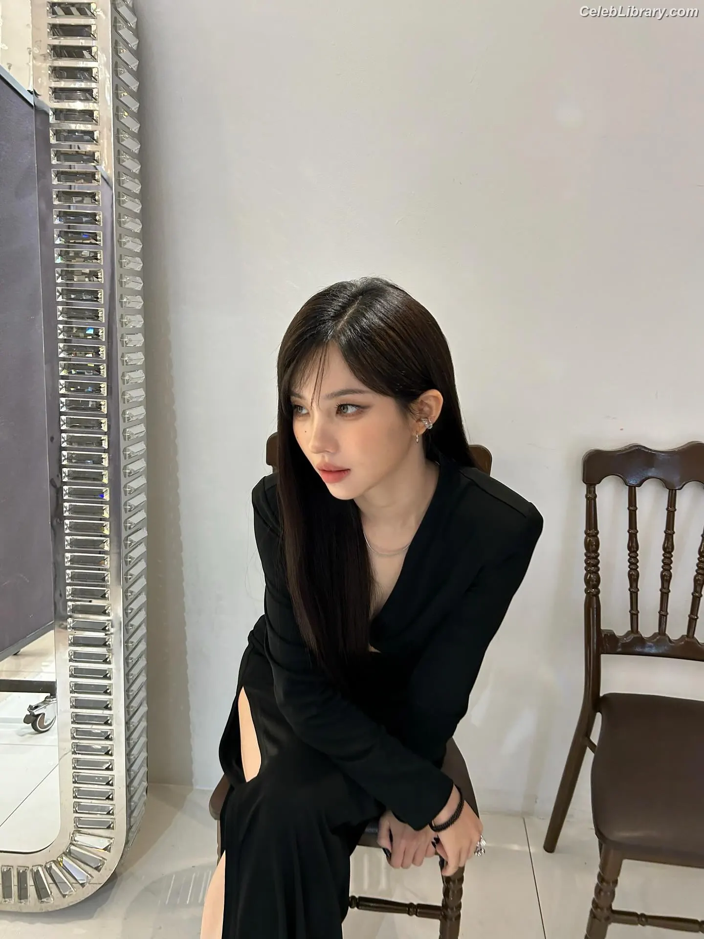 Soyeon  (G)I-IDLE photo 11 of 821
