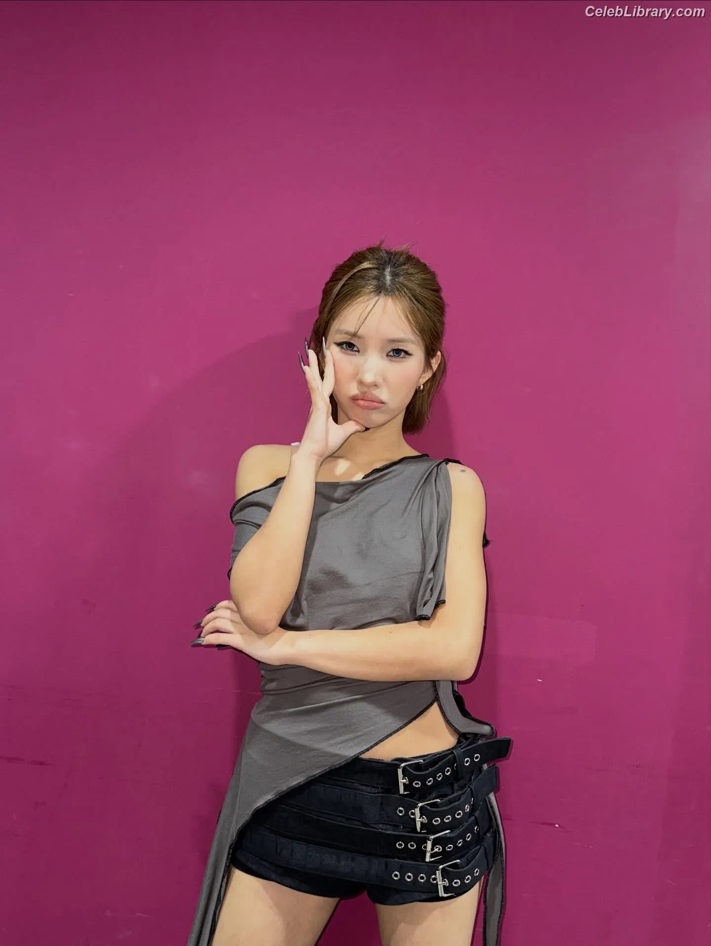 Soyeon  (G)I-IDLE photo 21 of 821