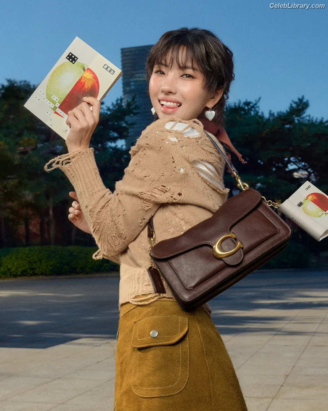 Soyeon (G)I-IDLE photo 21 of 821