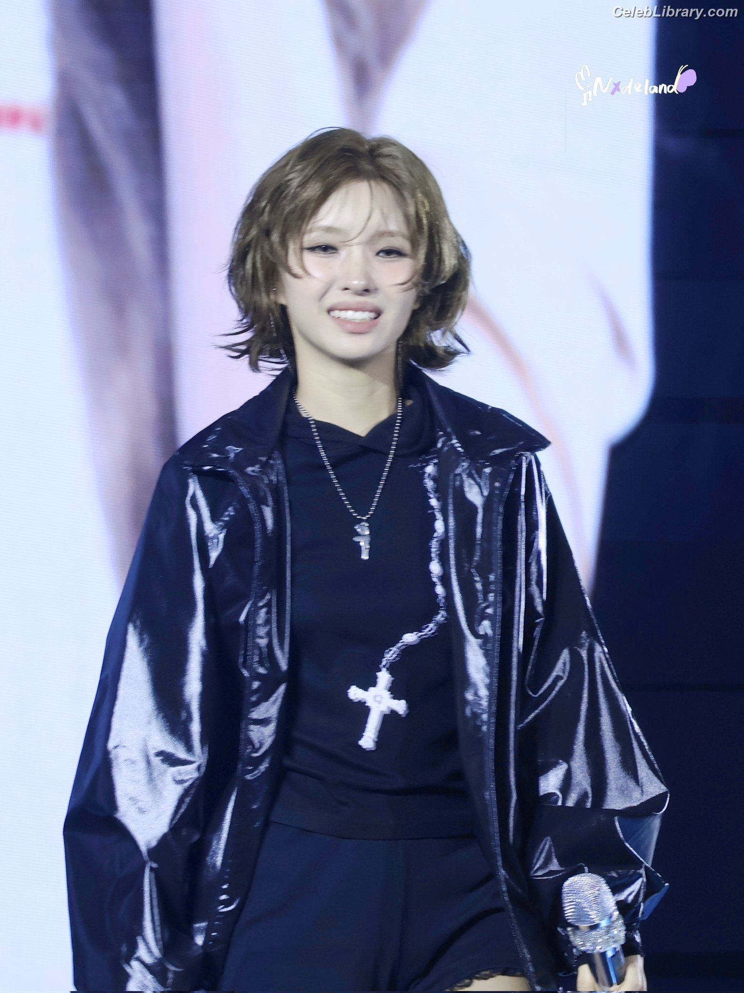 Soyeon  (G)I-IDLE photo 9 of 822